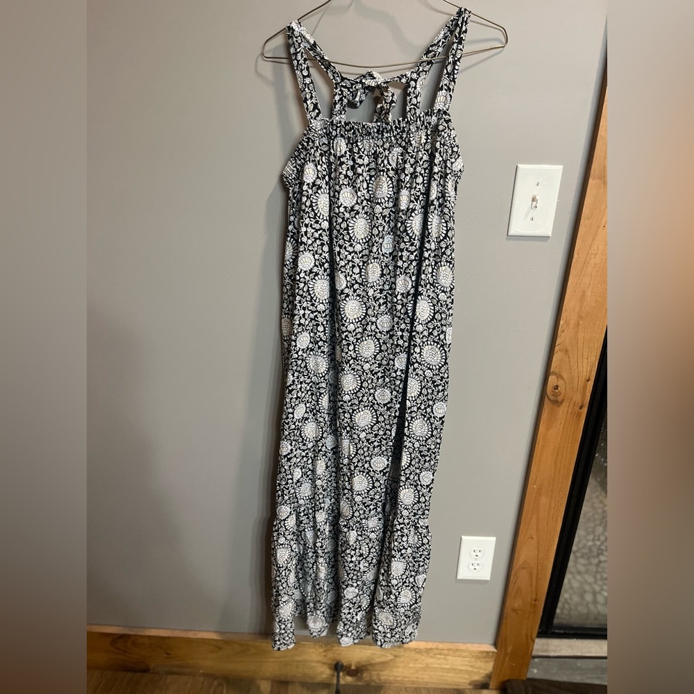 Old Navy Black and White Patterned Maxi Dress